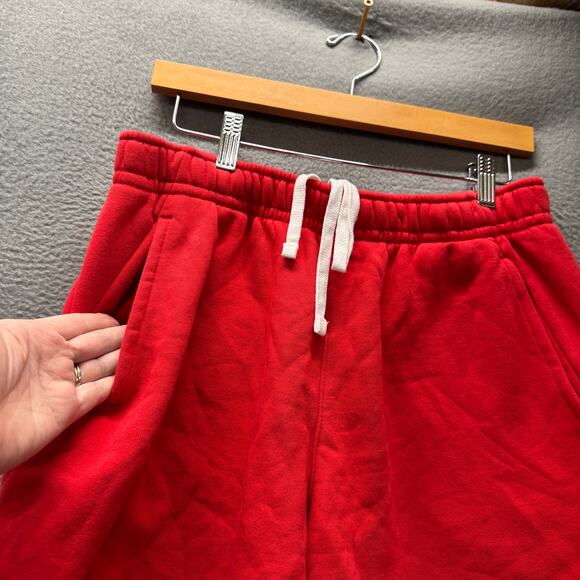 Nike Club Shorts Mens Large Red Fleece Sportswear + Pockets Activewear Comfy - Picture 6 of 7
